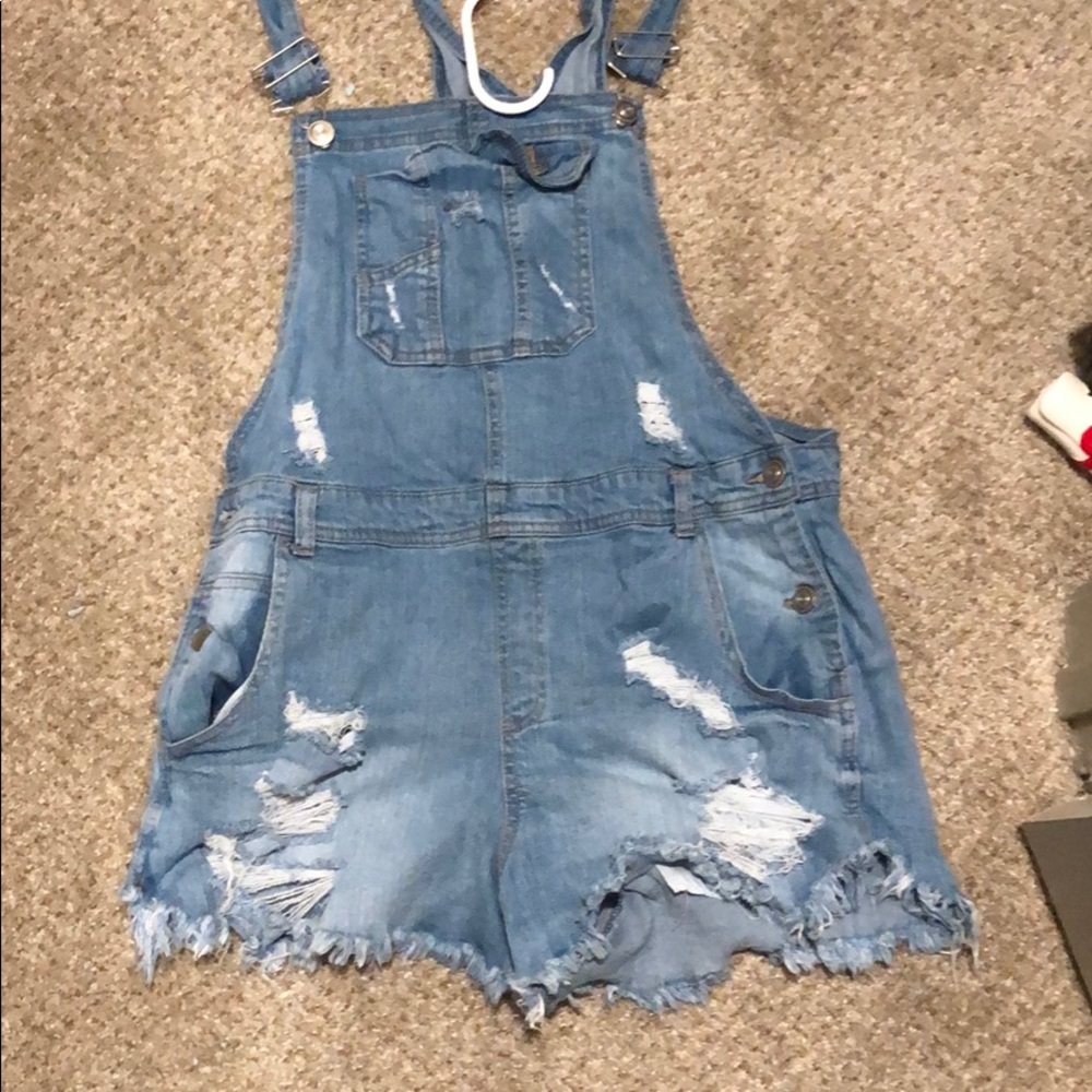 Overall shorts